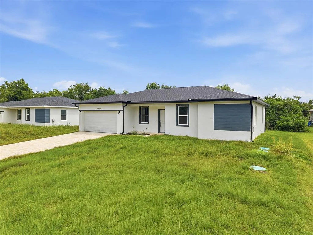 4 bed, 2.0 bath, 1636 sqft, $2,200 — Photo 4