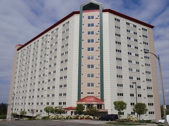 1st image of 3201 Pacific Ave Unit 305