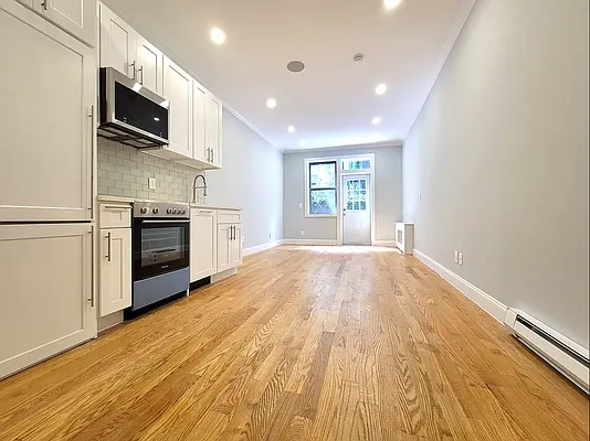 Rented by Compass | media 7