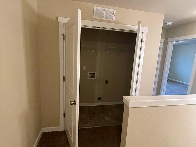 1903 Ahlers Ave #1 — Photo 15