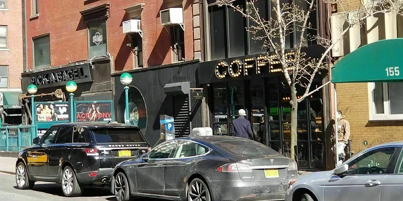 Rented by Douglas Elliman | media 13