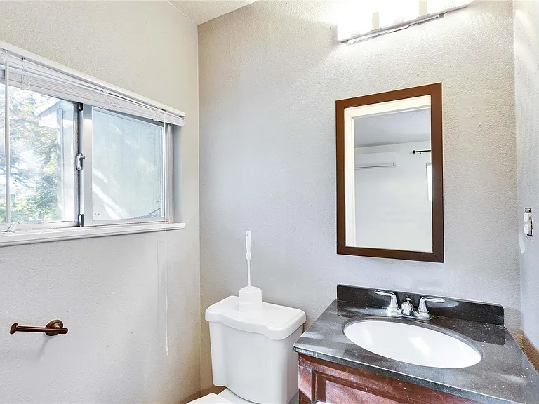16213 Monks Mountain Dr — Photo 30