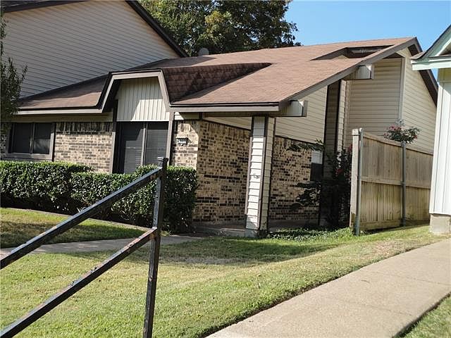 1st image of 4909 Rollingwood Ct