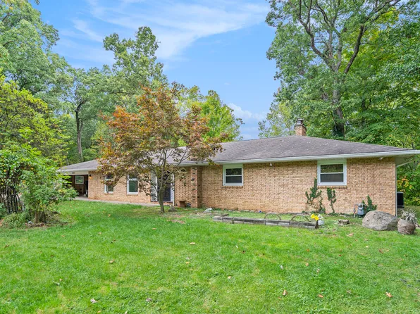 1551 Cedar Point Dr, Niles, MI 49120