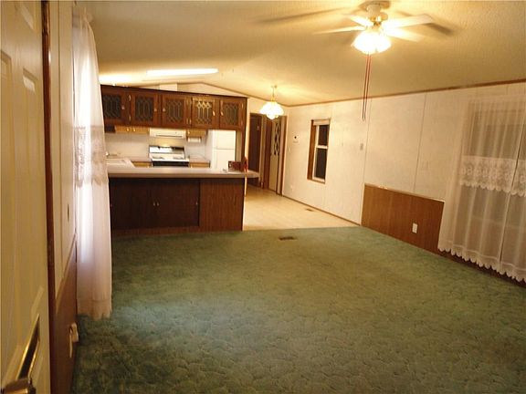 3rd image of 4 Jackie Ln