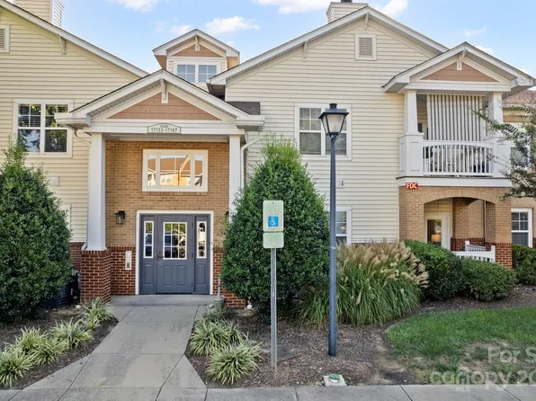 17157 Red Feather Dr, Charlotte, NC 28277