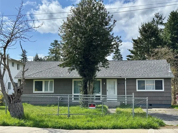 9135 Veteran Drive SW, Lakewood, WA 98498