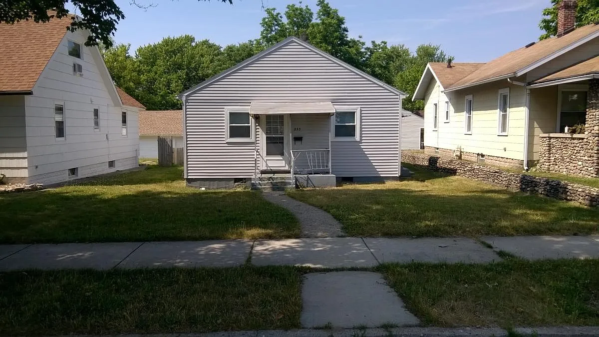 233 E Fairview Ave photo 1