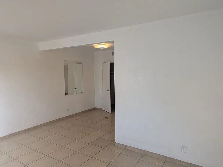 1338 E 8th St #1338 — Photo 20