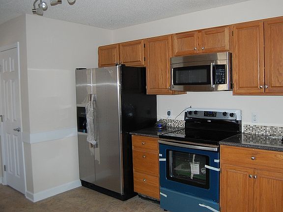4th image of 58 Glenn Oak Dr