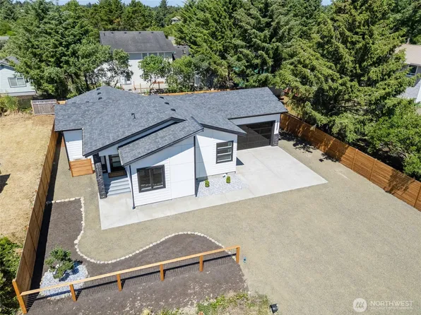 370 S Butterclam Street SW, Ocean Shores, WA 98569