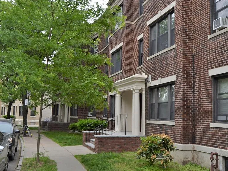 23 Egremont Rd #1 — Photo 1