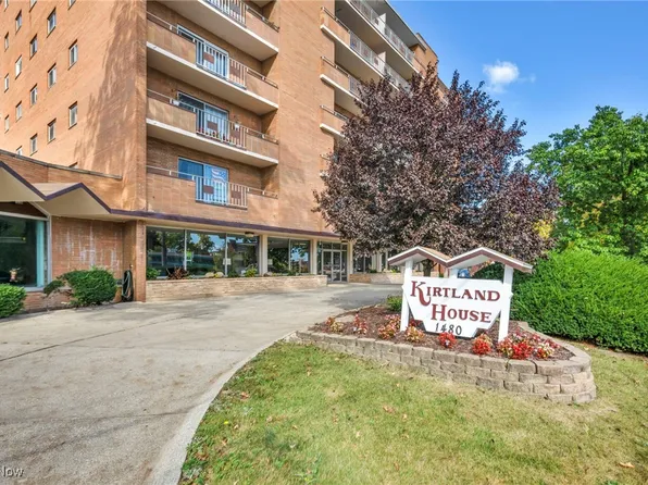 1480 Warren Rd, Lakewood, OH 44107