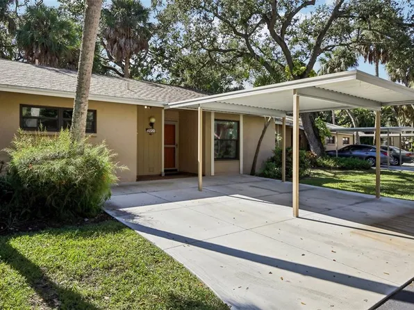 4720 Village Gardens Dr #128, Sarasota, FL 34234