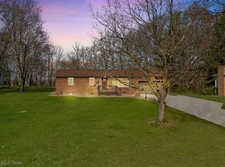 2305 Bixler Dr, Mogadore, OH 44260