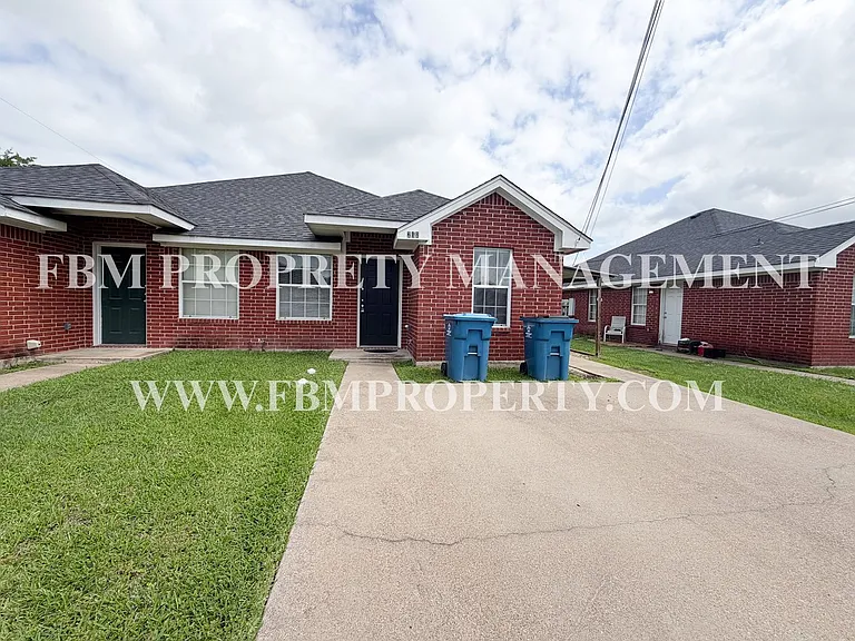 212 W Lamar St — Photo 10