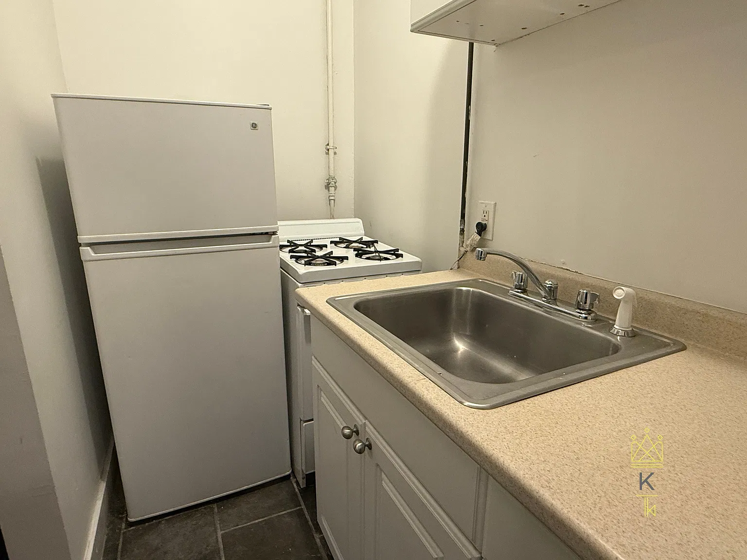 Studio, 1.0 bath, $2,300 — Photo 4