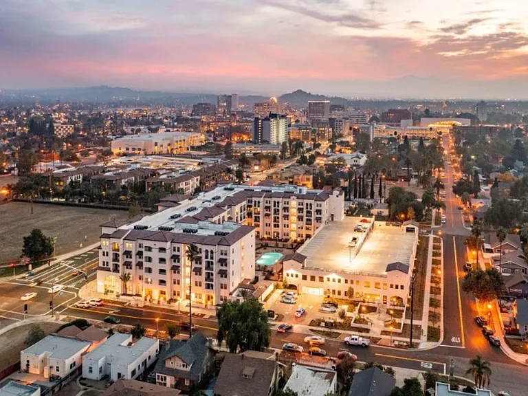 Centerpointe at Market Apartments - 3145 Market Street Riverside CA 92501 — Photo 59