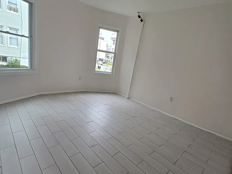 79 Eaton Pl #1 — Photo 13