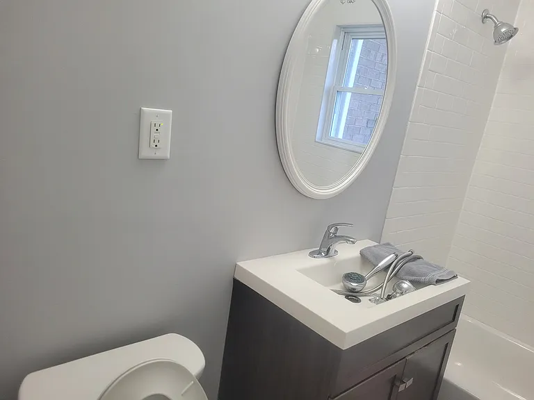 56 Manchester Ct #B — Photo 8