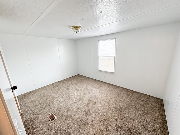 Bedroom with Walk-in Closet