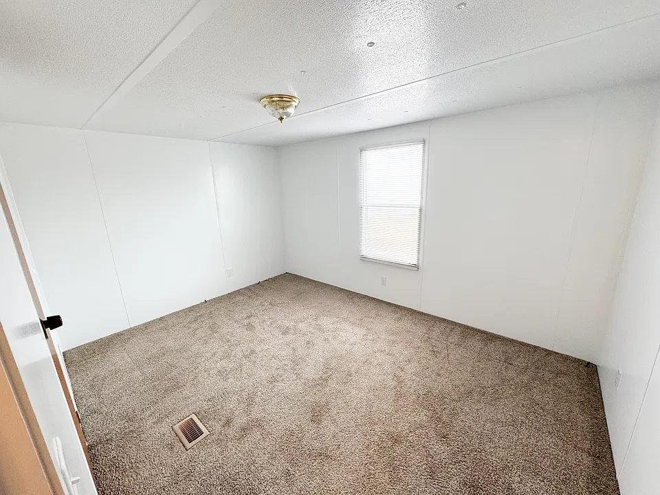 Bedroom with Walk-in Closet