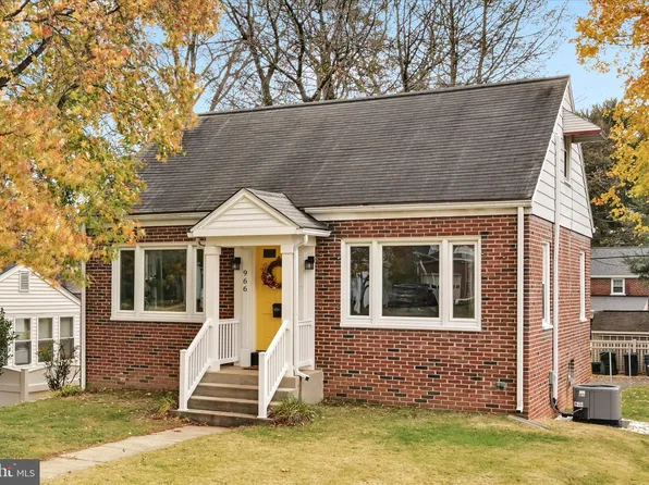 966 Skyline Dr, Lancaster, PA 17601