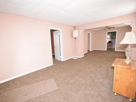 5th image of 2844 Madison Ave