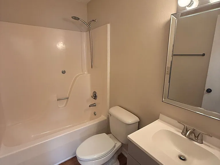 150 Essex Ct — Photo 7