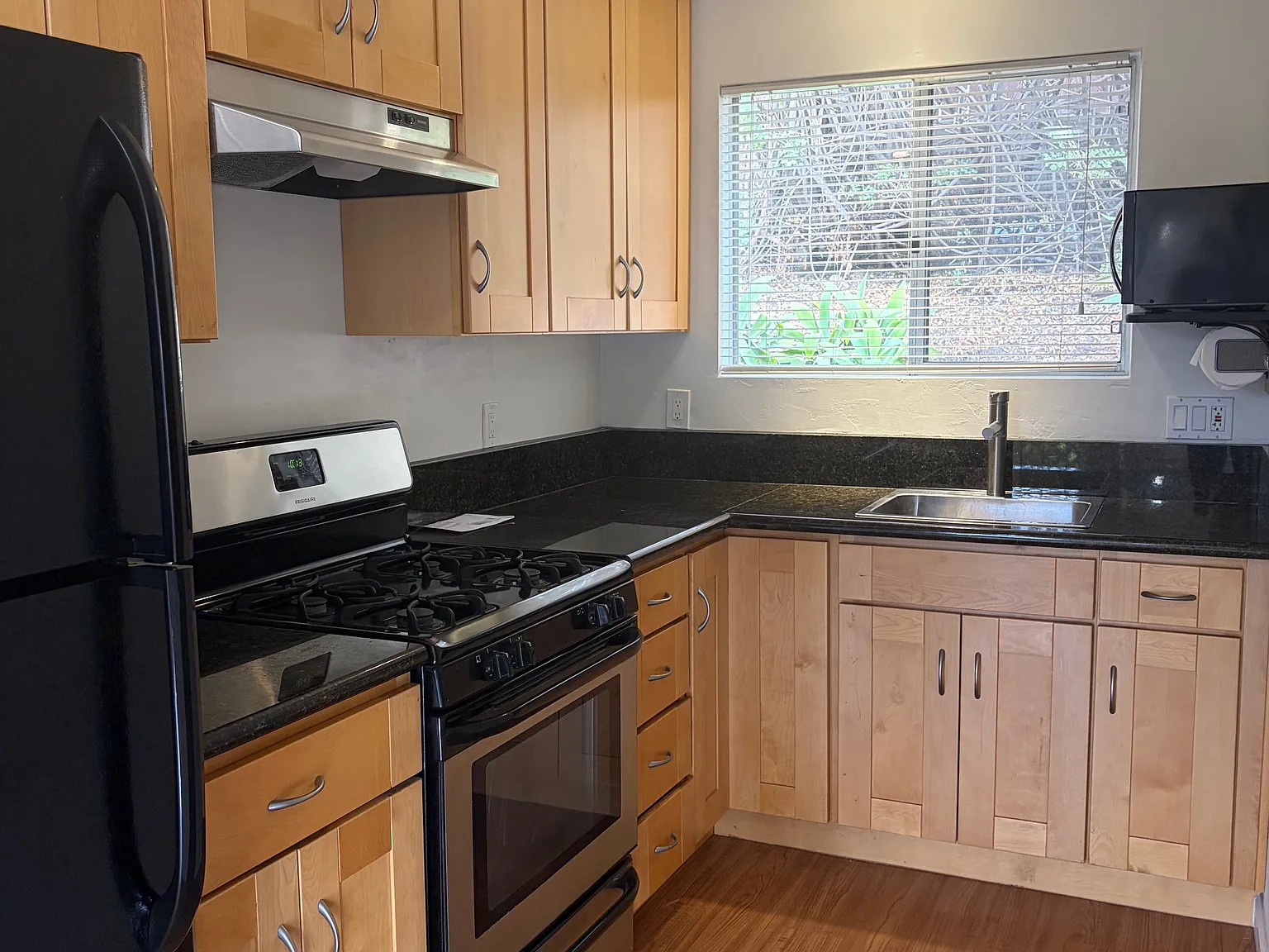 1 bed, 570 sqft, $2,350 — Photo 4