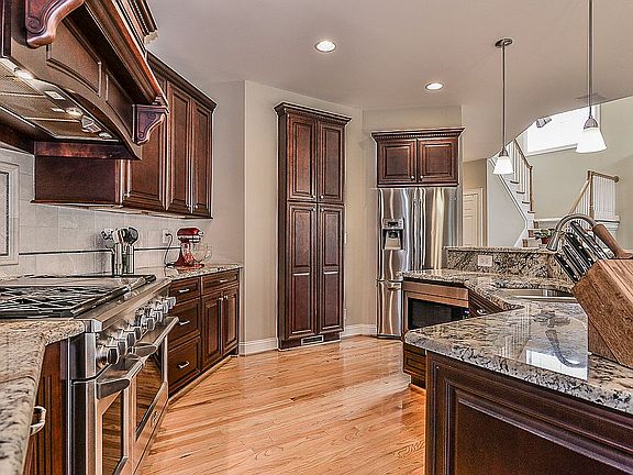 3rd image of 8324 Majestic Knolls Ct