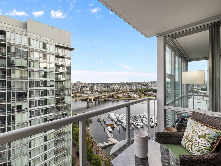 1077 Marinaside Cres #2201 — Photo 13