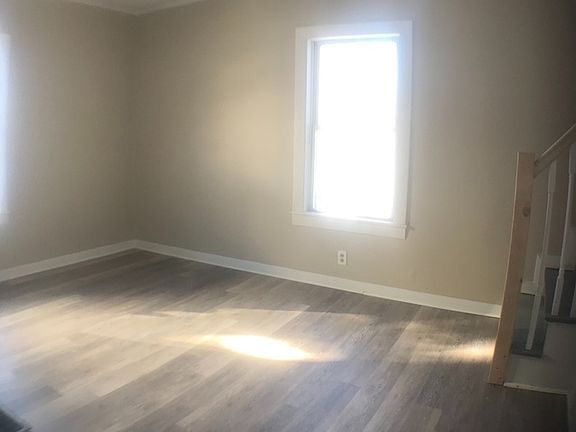 4th image of 27 Brook St #B