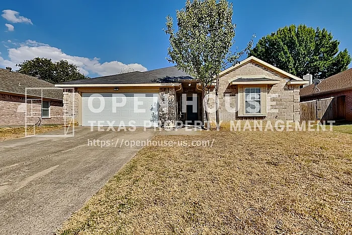 3 bed, 2.0 bath, 1591 sqft, $2,290 — Photo 1