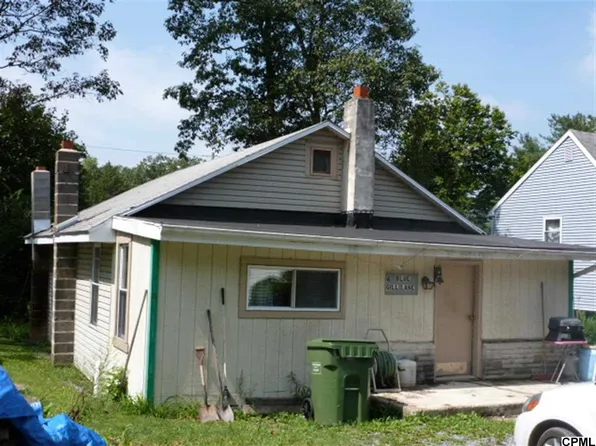 6 Blue Gill Ln, Pine Grove, PA 17963