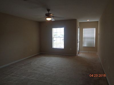 4th image of 414 Belvedere Way