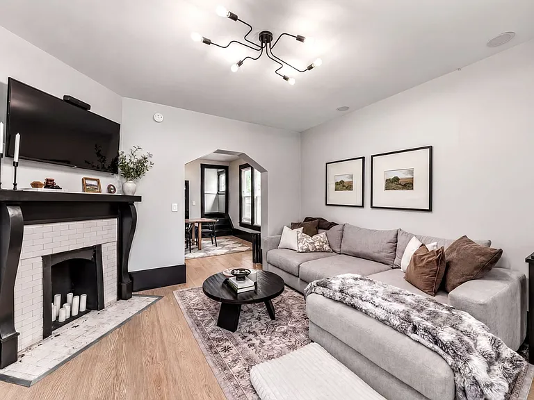 302 E Markison Ave #302 — Photo 4