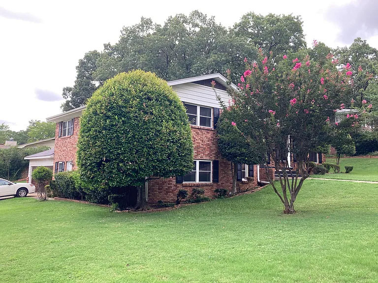 1 Lorna Dr — Photo 2