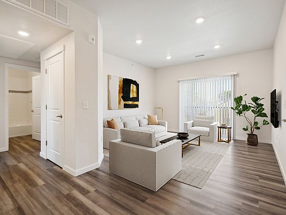 3rd image of 1091 Carr St #101