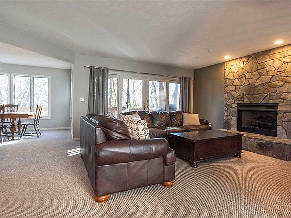 4th image of 317 Congers Ln