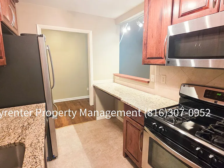 4308 Oak St — Photo 7