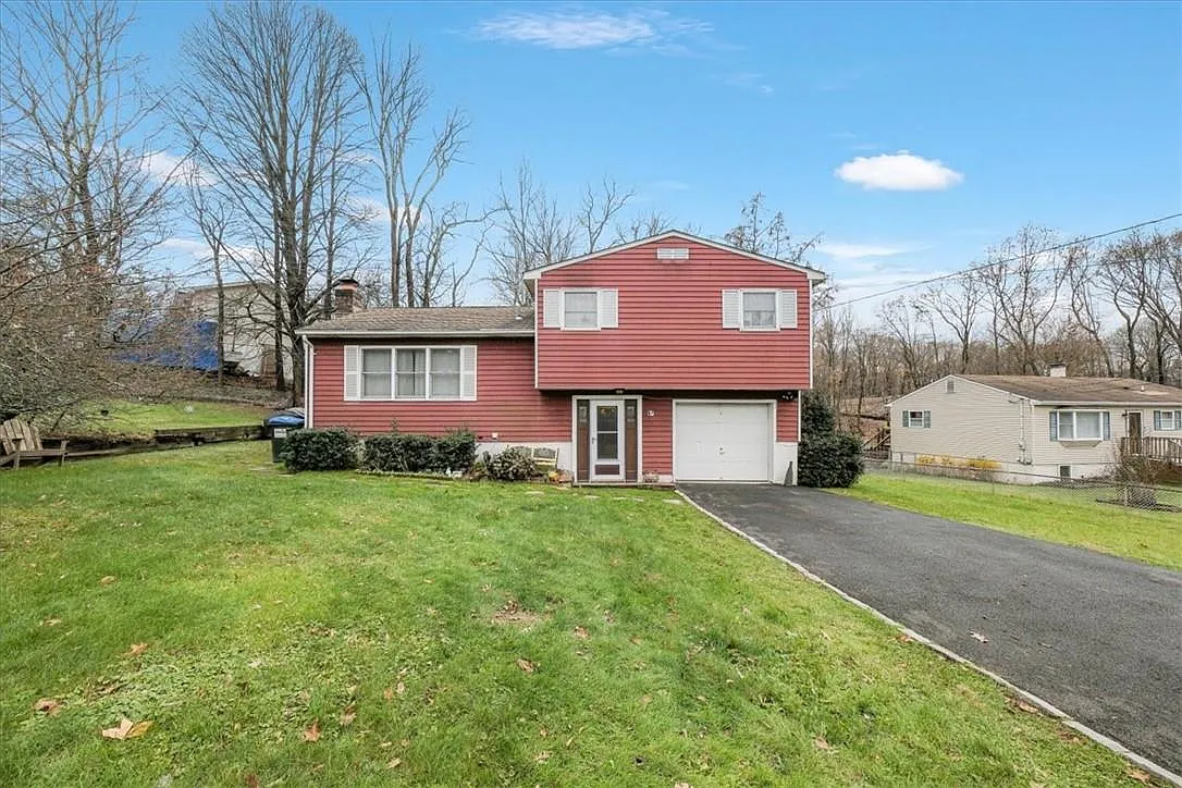 64 Duelk Avenue photo 1