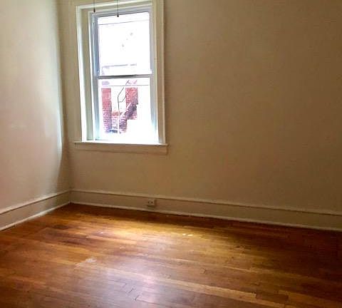 4th image of 1124 W Grace St APT 1