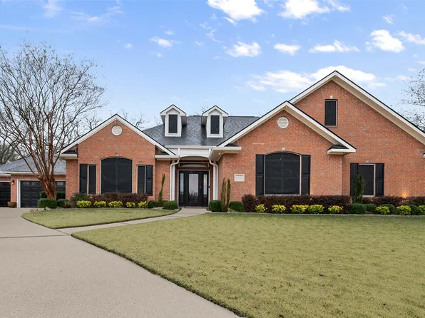 721 Willow Creek Cir, Corsicana, TX 75110