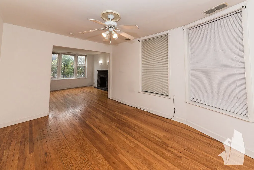 Building Photo - 1509 W Barry Ave #15072