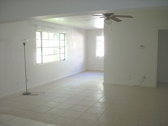 3rd image of 611 Bryn Mawr St