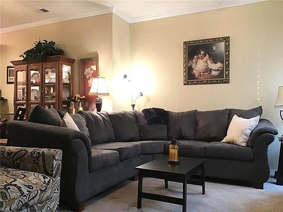 4th image of 680 Claire Ln