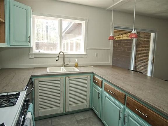 4th image of 1805 Ashborough Cir SE APT A