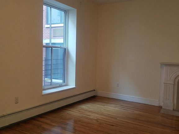 3rd image of 62 W 130th St