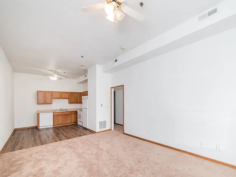 Pinnacle Heights Apartments — Photo 5